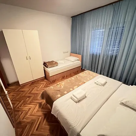 Apartment With Parking Space Lopar, Rab - 20644 *