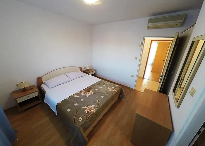 Apartment With Parking Space Lopar, Rab - 20644 *