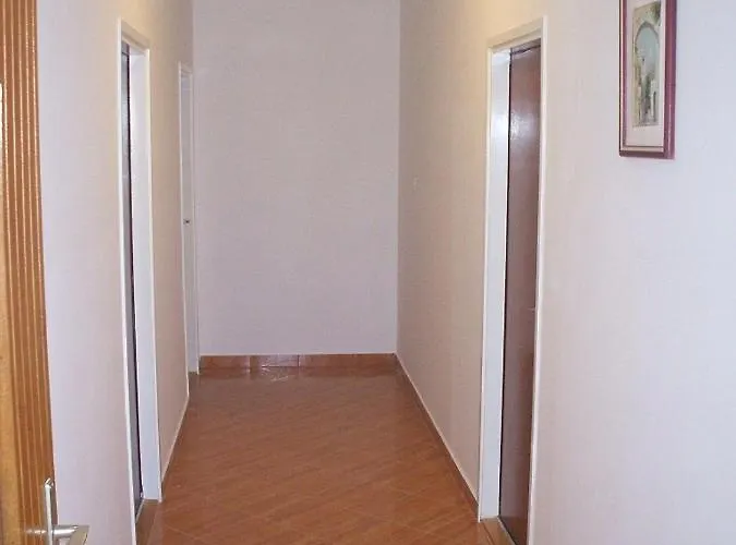 Apartment With Parking Space Lopar, Rab - 20644 *